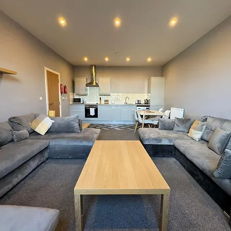 1 Bed Close To Arena Sleeps Up To 4 People F1 アパート *