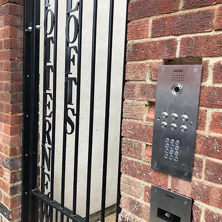 1 Bed Close To Arena Sleeps Up To 4 People F1 アパート