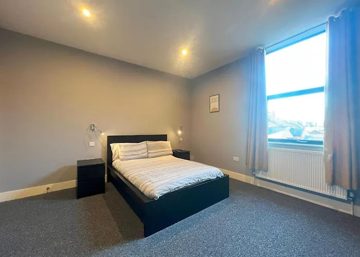 1 Bed Close To Arena Sleeps Up To 4 People F1 *