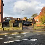1 Bed Close To Arena Sleeps Up To 4 People F1 *