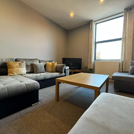 Apartment 1 Bed Close To Leeds Arena Sleeps Up To 4 People F1 *