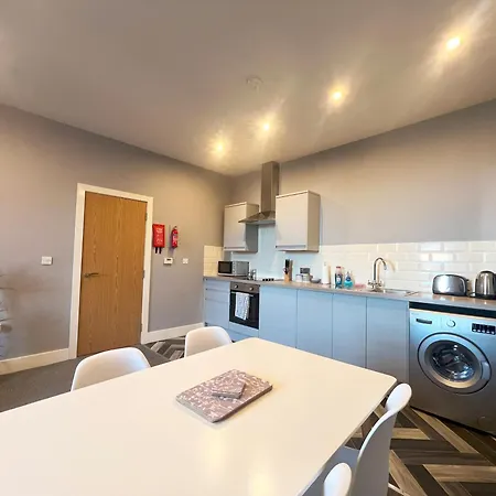 1 Bed Close To Leeds Arena Sleeps Up To 4 People F1 *
