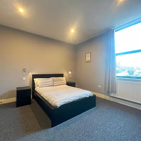 1 Bed Close To Leeds Arena Sleeps Up To 4 People F1 *