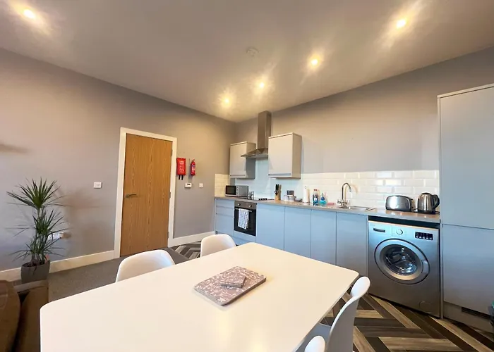 1 Bed Close To Arena Sleeps Up To 4 People F1 *