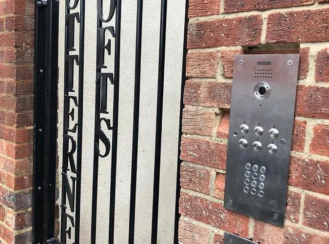 1 Bed Close To Arena Sleeps Up To 4 People F1 Apartamento